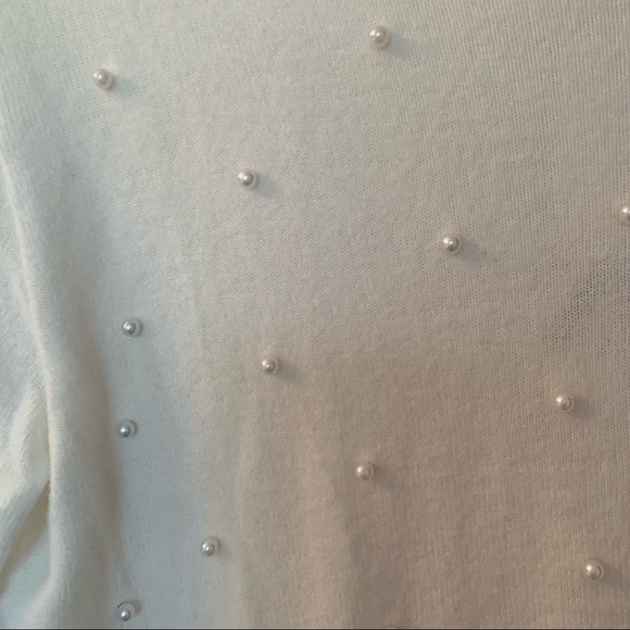 Cream long sleeved lightweight sweater with pearls - Picture 3 of 6